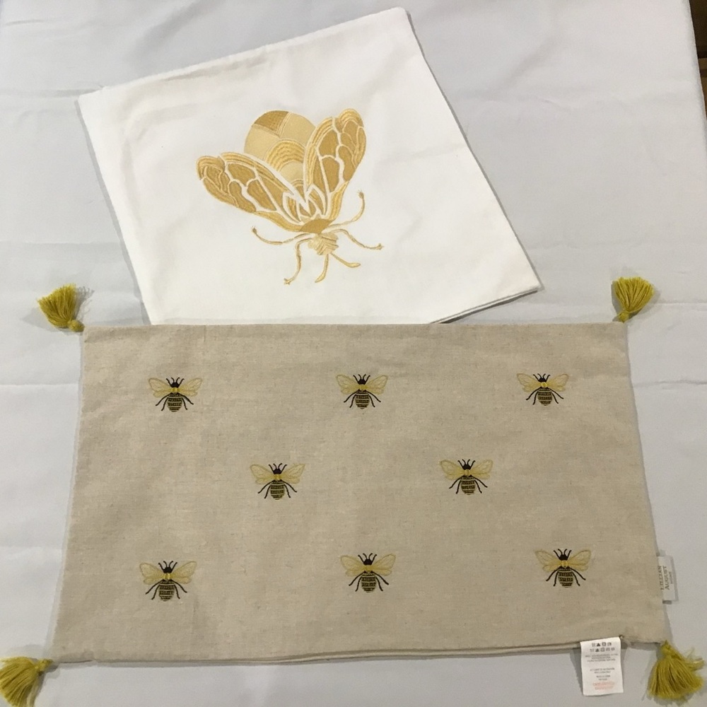 NEW Set of Two Lillian August and Frontgate Embroidered Bee Pillow Covers